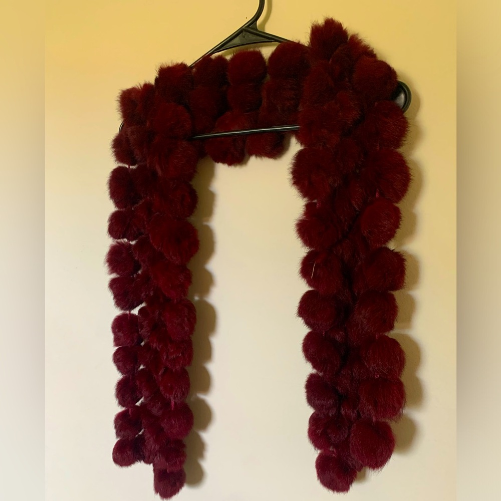Rabbit fur pom Pom scarf - Picture 1 of 2